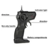 Télécommande ergonomique de la voiture RC TrailBlazer 6141 avec poignée antidérapante, indicateurs de direction et compartiments à batteries.